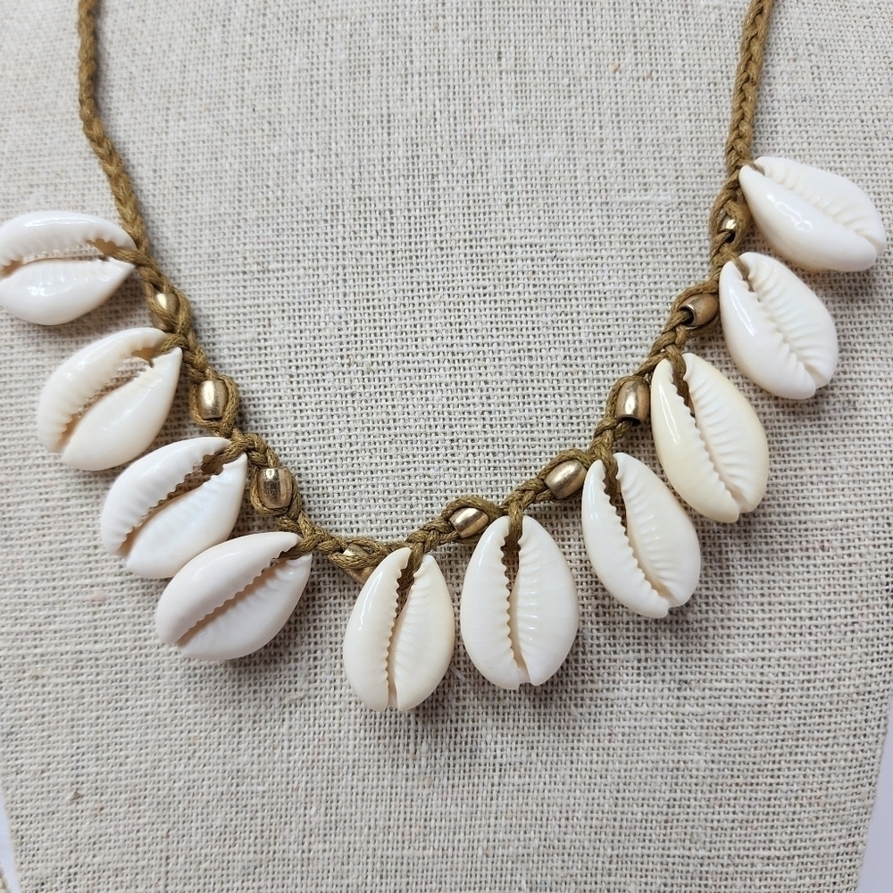 NEW SHELL NECKLACE PERIWINKLE BY‎ BARLOW BEACH VACATION SUMMER - Picture 4 of 7
